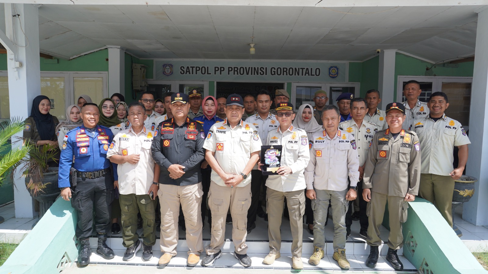Satpol PP dan Penanggulangan Kebakaran Provinsi Gorontalo Terima Apresiasi atas Pengabdian dalam Sukseskan PENAS Tani Nelayan XVII