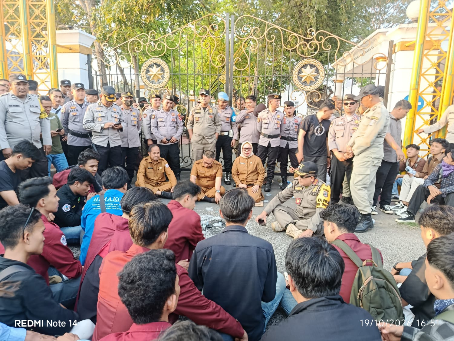 Kawal Aksi Mahasiswa, Satpol PP Gorontalo Utamakan Dialog dan Ketertiban